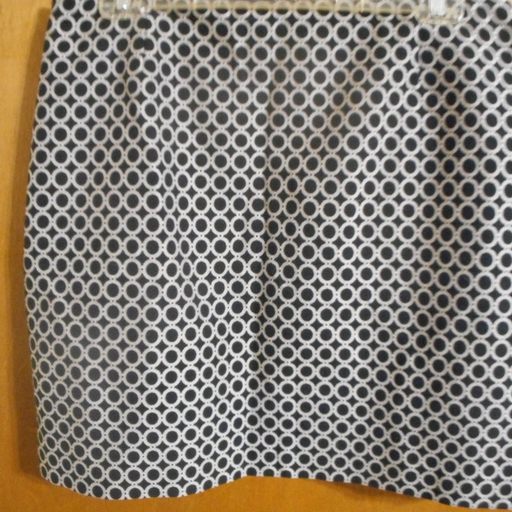 I.N.C. CONTEMPORARY BLACK AND WHITE SKIRT, FULLY LINED (SZ) 14 (EUC)